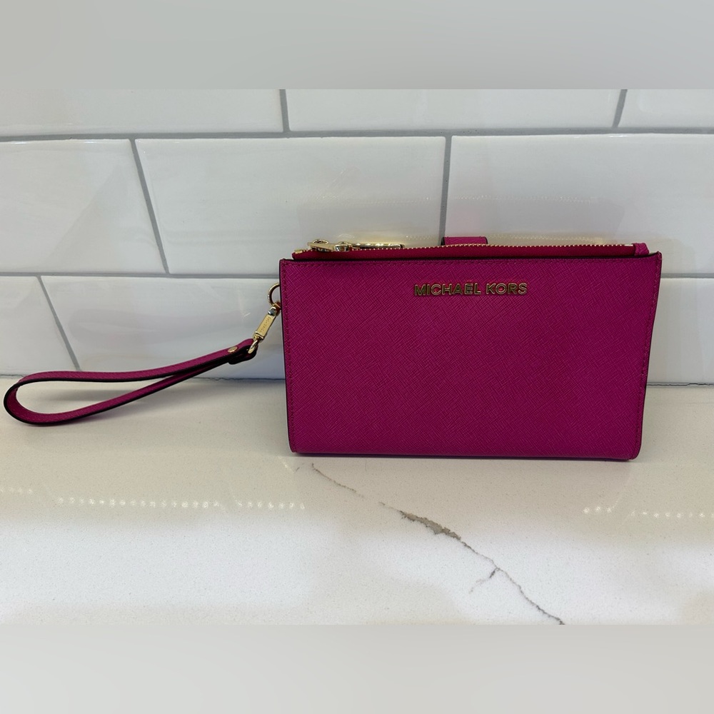 Michael Kors Leather Smartphone Wallet